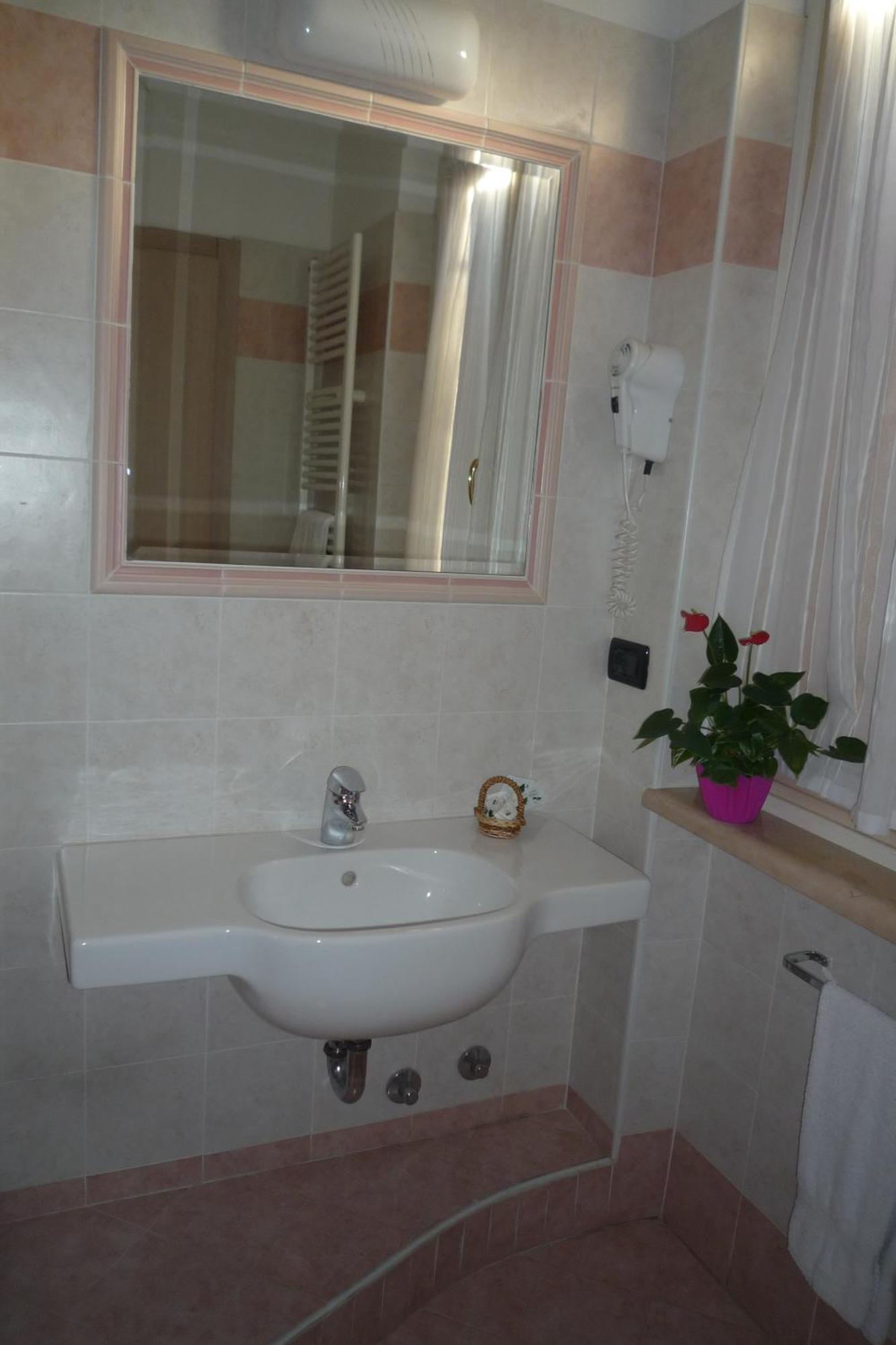 Piccolo Fiore Avio Room photo