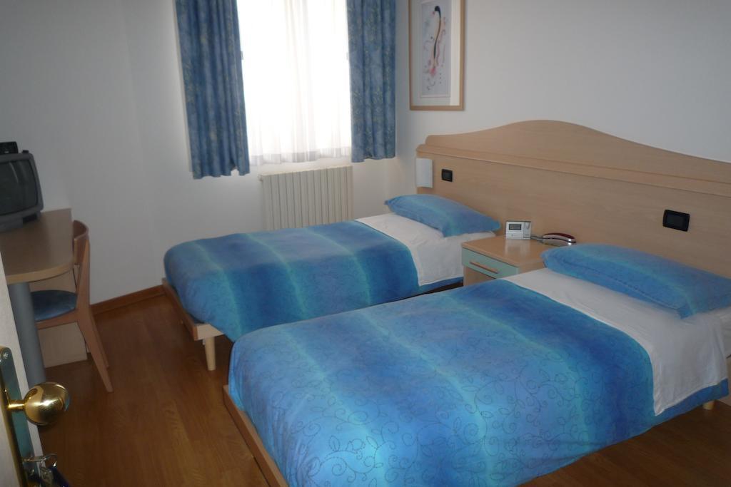 Piccolo Fiore Avio Room photo