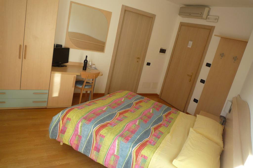 Piccolo Fiore Avio Room photo